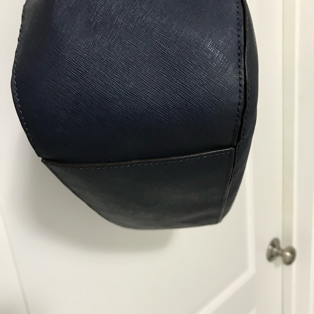 Michael Kors Lily Navy Blue Saffiano Leather Hobo Shoulder Bag EUC - Picture 2 of 6